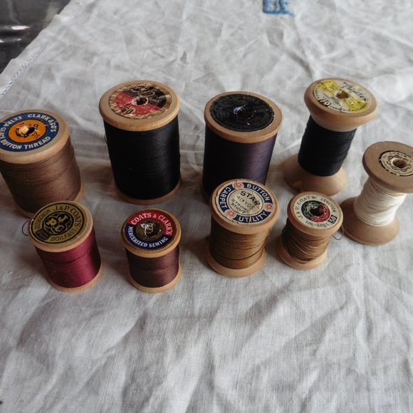 Vintage Wooden Spools of Sewing Thread (Lot of 9 spools) - Picture 5 of 5